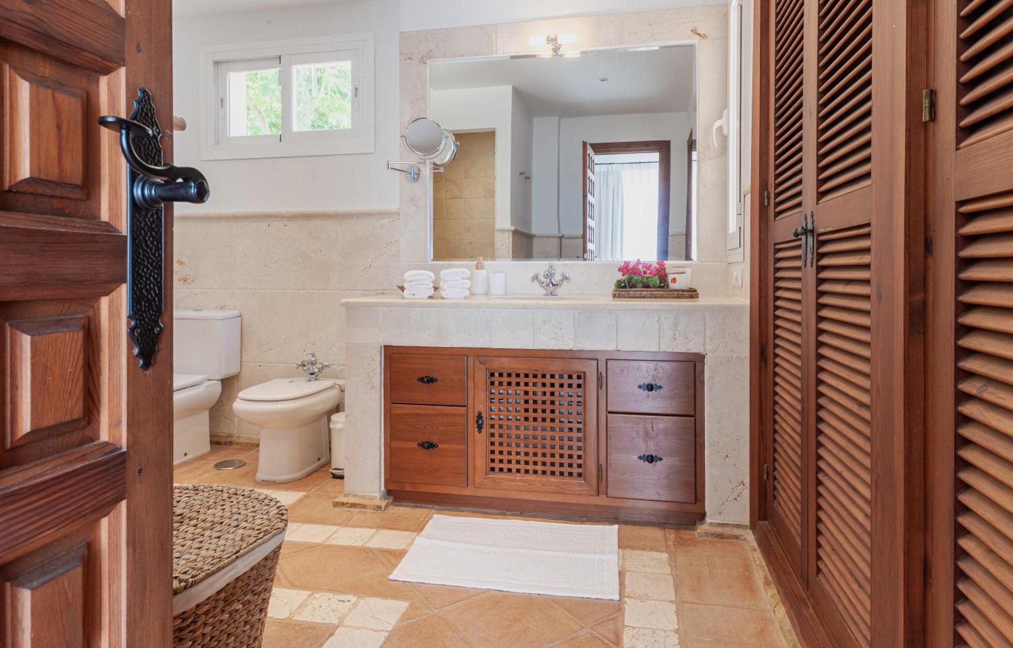 Villa Charming Andalusian-style Marbella