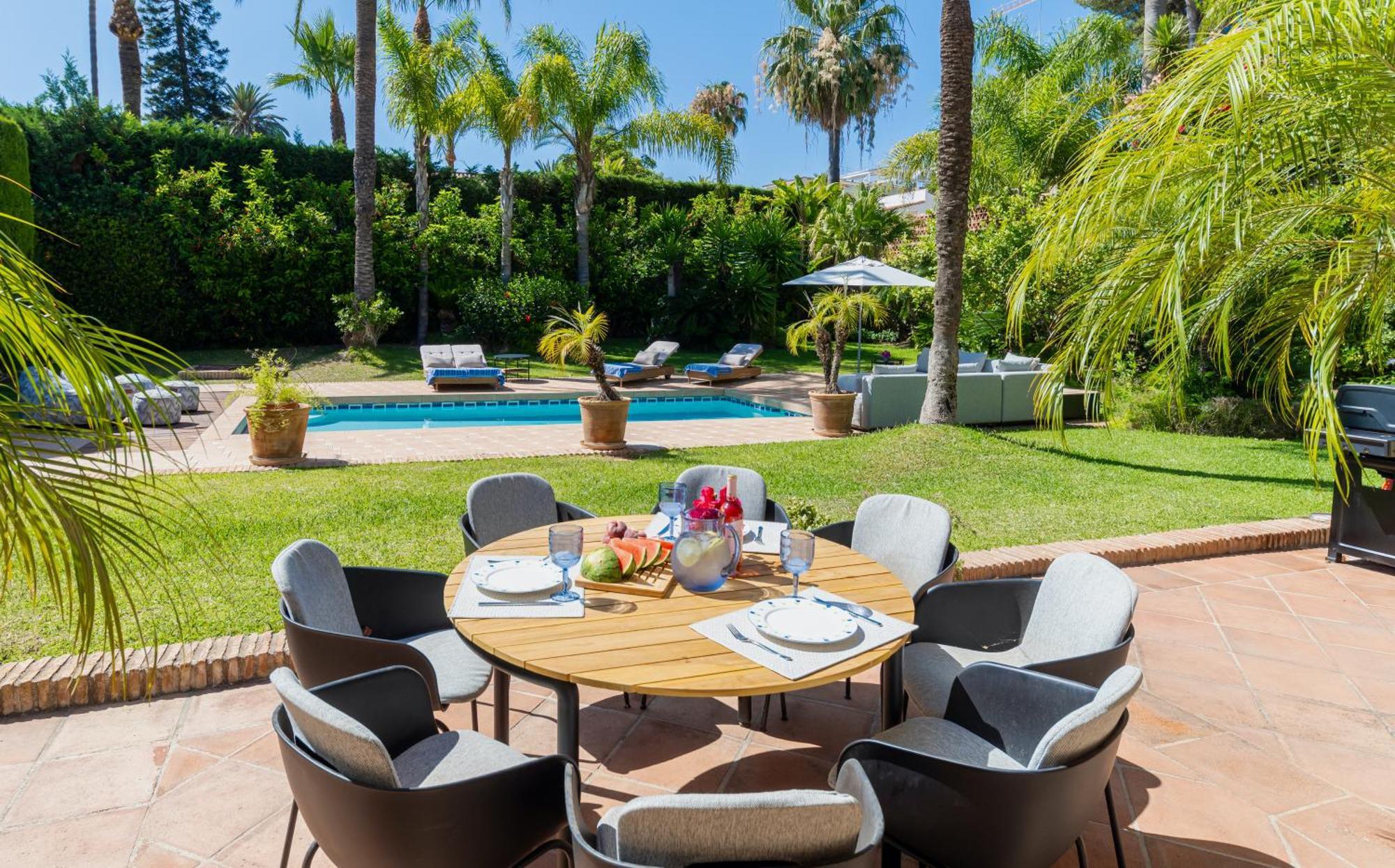 Villa Charming Andalusian-style *
